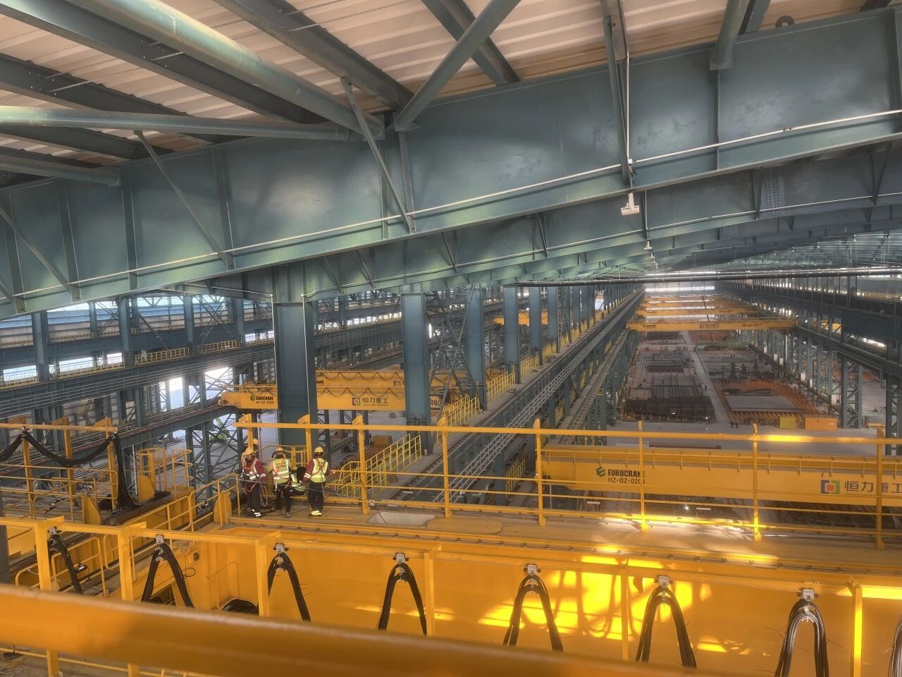 86套起重機安全監控系統在大連恒力重工交付使用